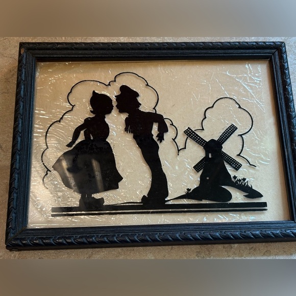 Vintage Framed Dutch Sweethearts Silhouette “A Dutch Treat” 7.5”x6.5” - Picture 7 of 7